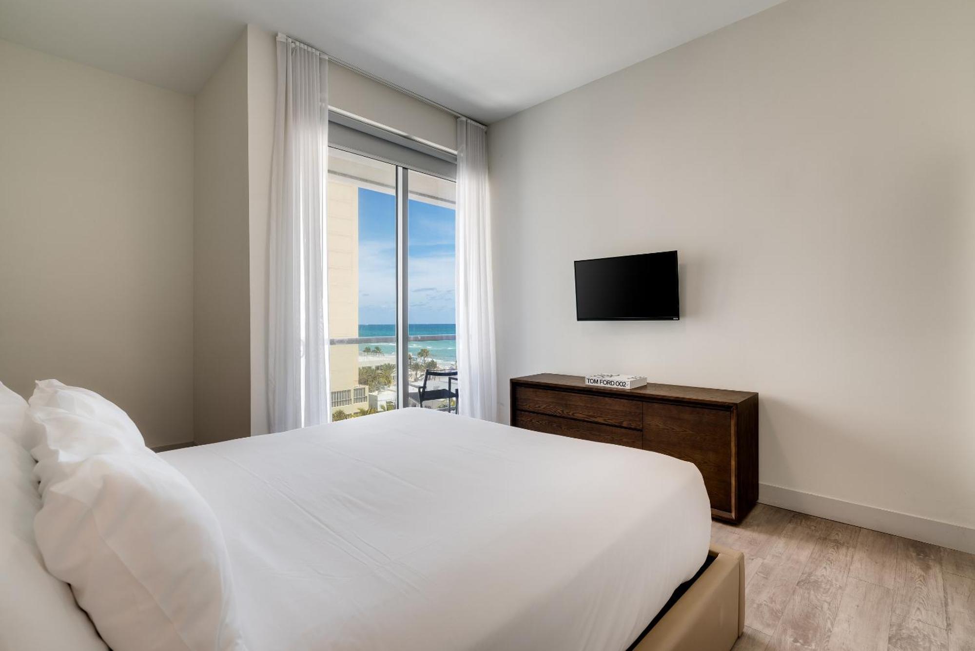 Costa Hollywood Beach Resort - An All Suite Hotel Exterior foto